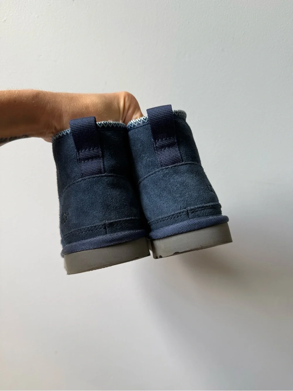 UGG KIDS Neumel Boots Tread Lite Suede Boots Sherpa Comfy Navy Blue Size Kids 4